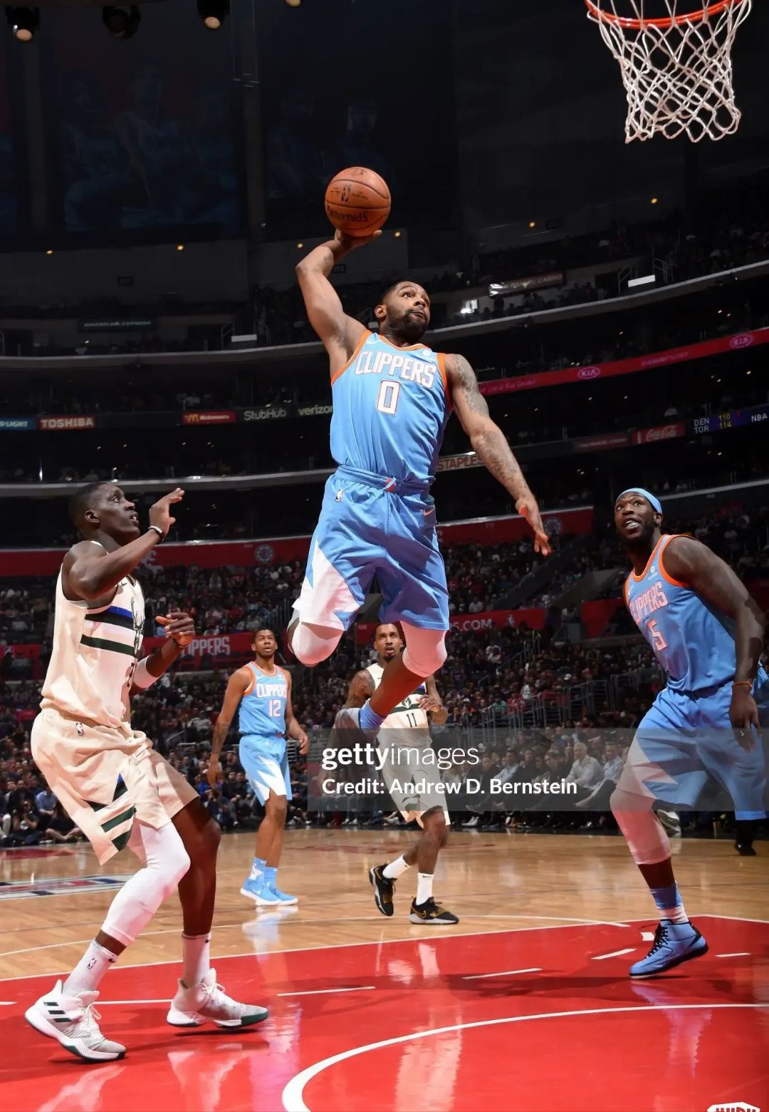 里程碑夜！芝加哥公牛远射贴柱；CBA常规赛加时末段刷纪录；球迷炸锅；阵容厚度经受考验的简单介绍-问鼎在线入口