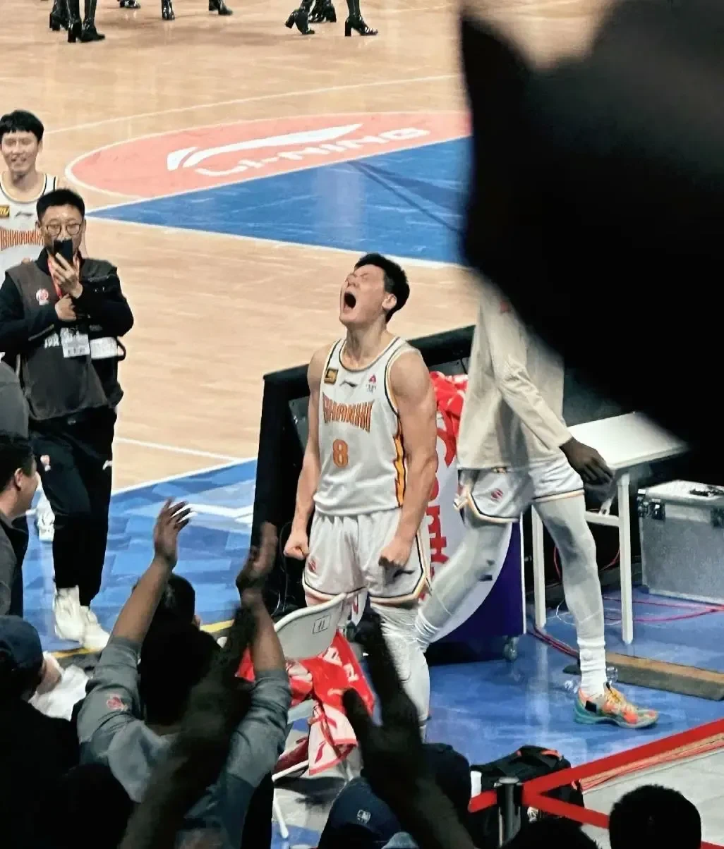 关键时刻体能课后，北京首钢遗憾出局备战NBA常规赛，悬念犹存，赛程密集仍需轮换(关键时刻紧张的篮球明星)-问鼎体育