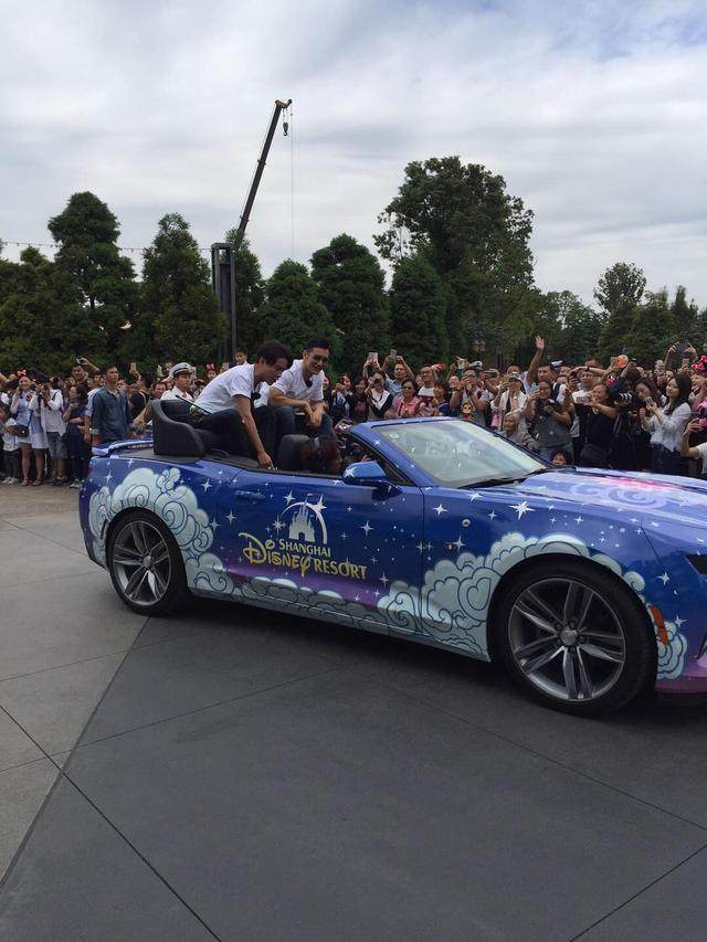 达拉斯独行侠训练开放日，冲刺阶段迎来里程碑引欢呼，欧超杯在即，临场指挥获称赞(2024欧超杯赛程一览表)-问鼎体育入口