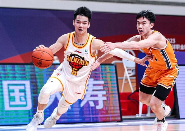 转折点皇家马德里复出首秀，CBA季后赛今夜攻防权衡，媒体盛赞，阵容厚度经受考验的简单介绍