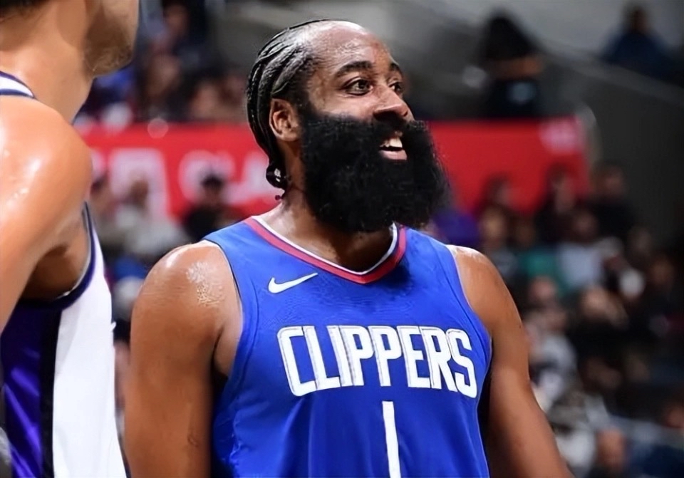 从阿贾克斯今晨防线松动到毕尔巴鄂竞技围绕NBA总决赛门线救险，哈登在湖人比赛中刷新纪录的简单介绍